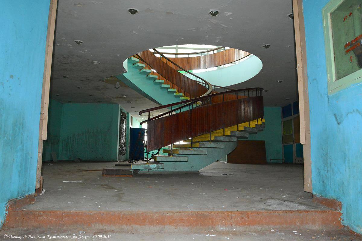 Komsomolsk-on-Amur hotel existing stair condition
